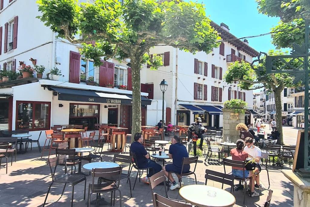 Appartement Rue Gambetta, Plage A 2 Min Saint-Jean-de-Luz Exterior photo