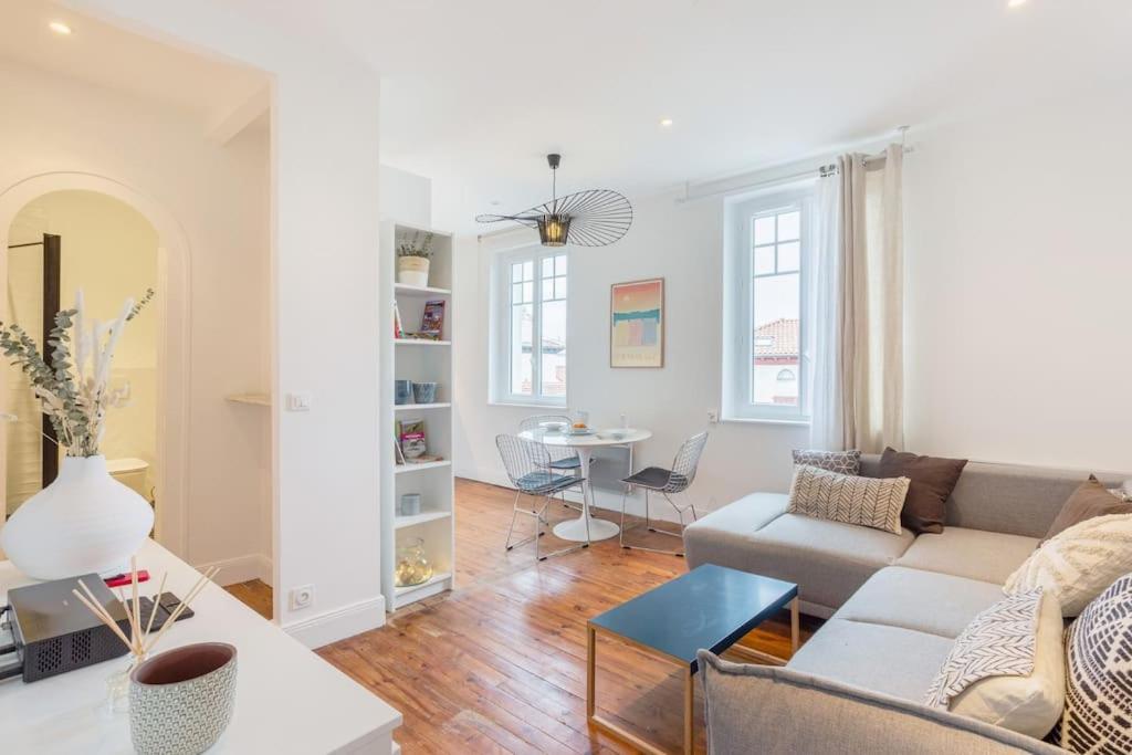 Appartement Rue Gambetta, Plage A 2 Min Saint-Jean-de-Luz Exterior photo
